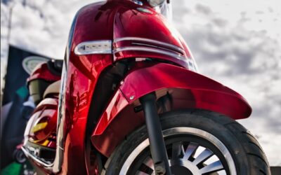 Por la compra de una Canomobility 4000e de 5000 wat y 52 amperios, de regalo matrícula + baúl + seguro básico por 1 año